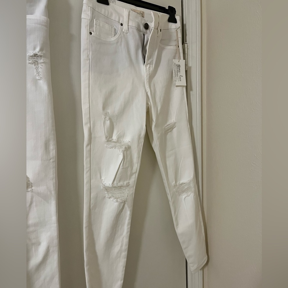 Grace and lace distressed white jeans